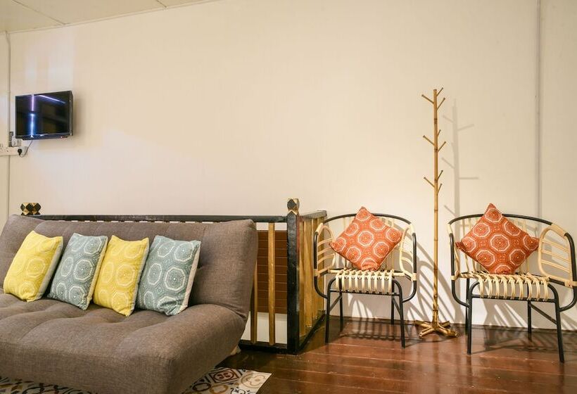 پانسیون Ohana House Hq