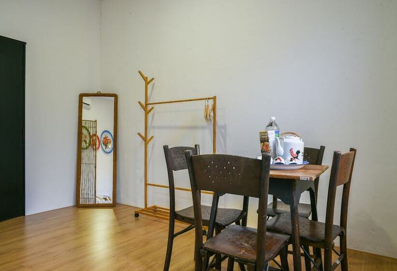 پانسیون Ohana House Hq