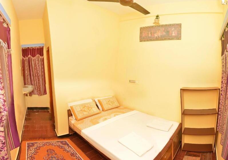 بنسيون Siva Guest House