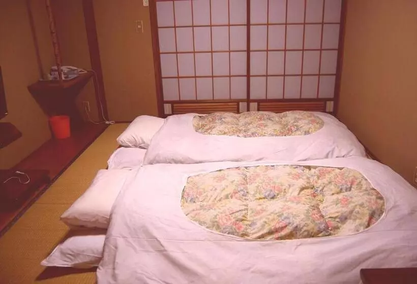 Hotelli Ougiya Ryokan