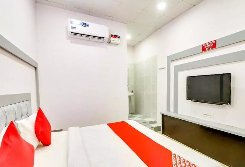 Hotelli Oyo 76431 Radhe Radhe Guest House