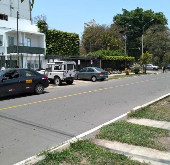 پانسیون Enhebra House