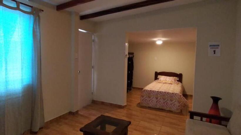 پانسیون Enhebra House