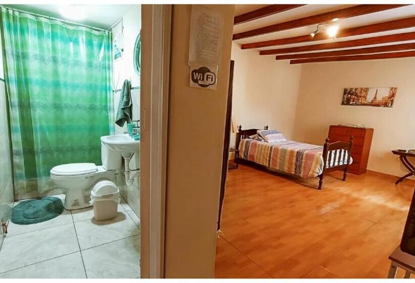 پانسیون Enhebra House