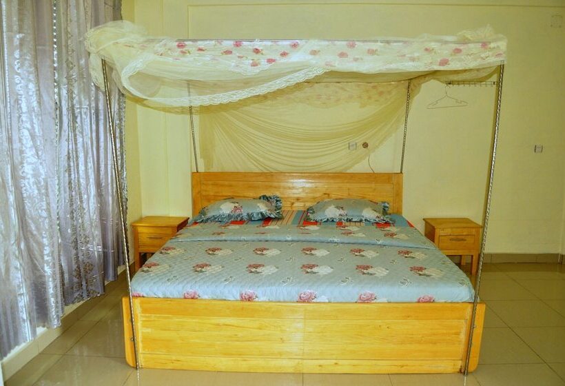 پانسیون Fidos Guest House