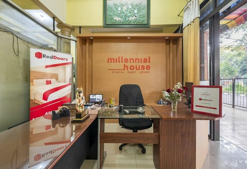 Pension Reddoorz Syariah @ Danau Kerinci Sawojajar