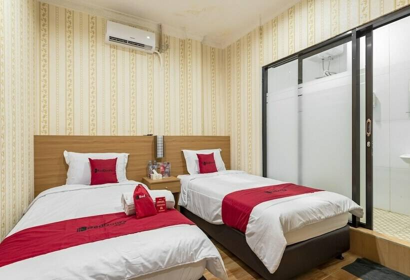 Pension Reddoorz Syariah @ Danau Kerinci Sawojajar