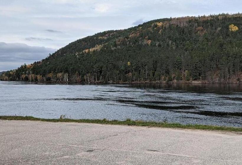 Valois Motel & Restaurant