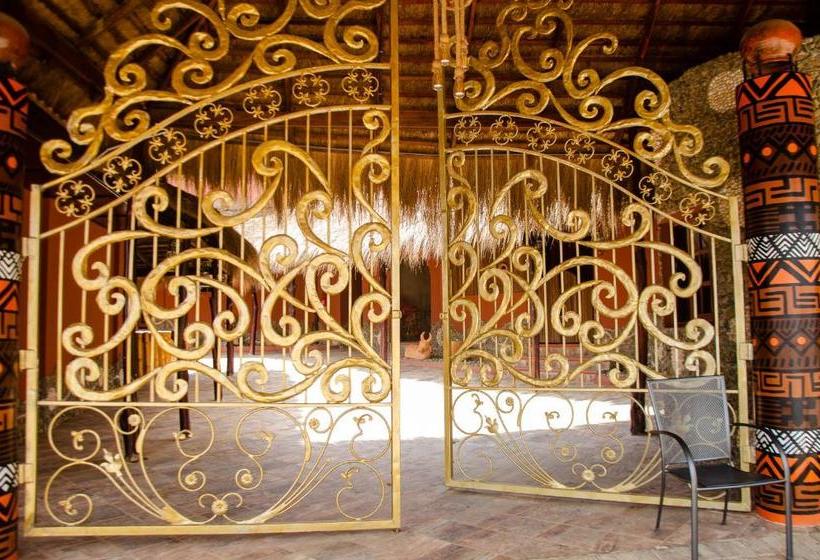 בית מלון כפרי Ike S Cultural Village