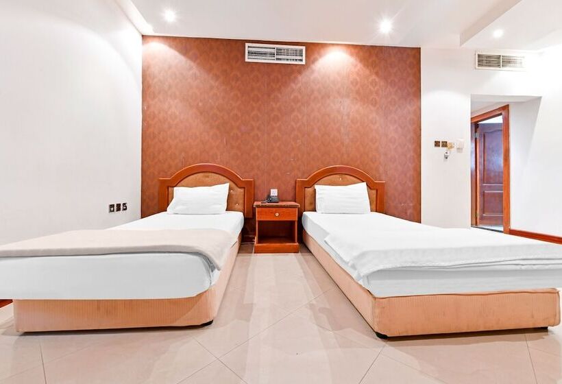 هتل Oyo 118 Revira