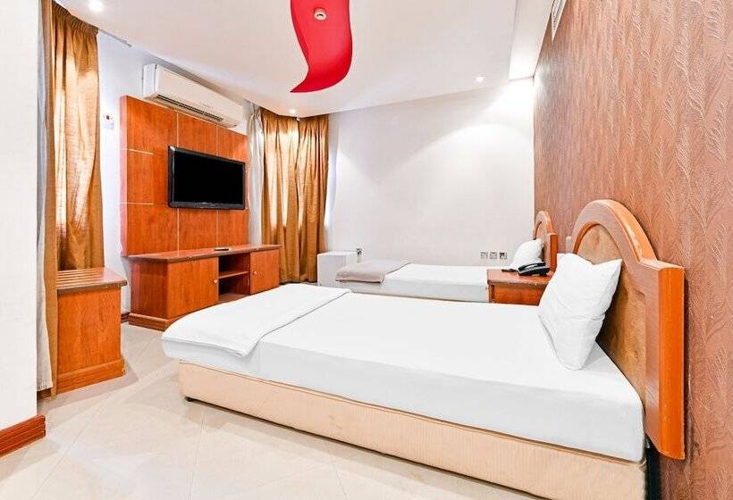 هتل Oyo 118 Revira