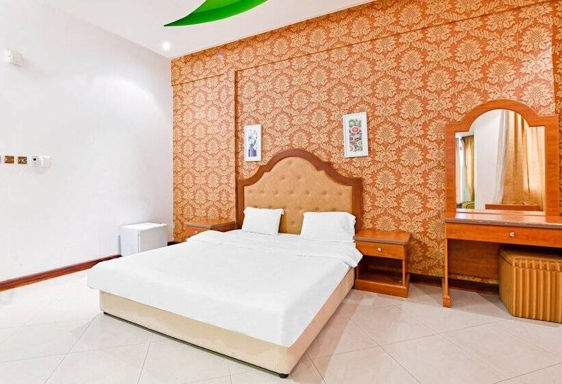 هتل Oyo 118 Revira