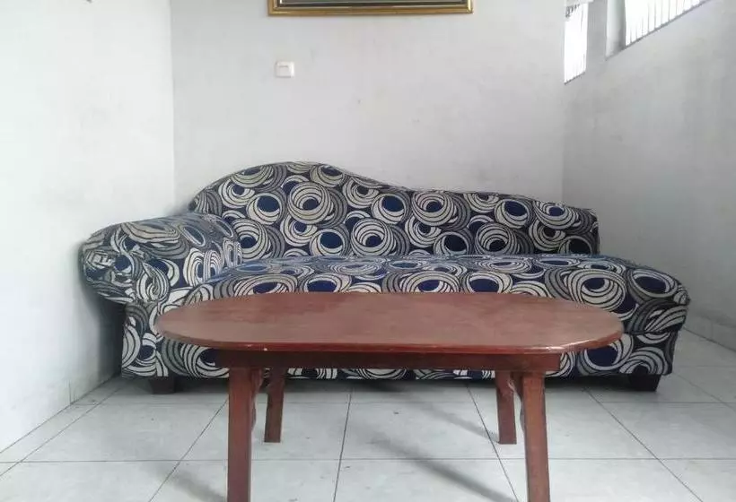 ホテル Oyo 90119 Dorowati Guesthouse