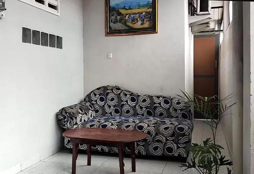 ホテル Oyo 90119 Dorowati Guesthouse