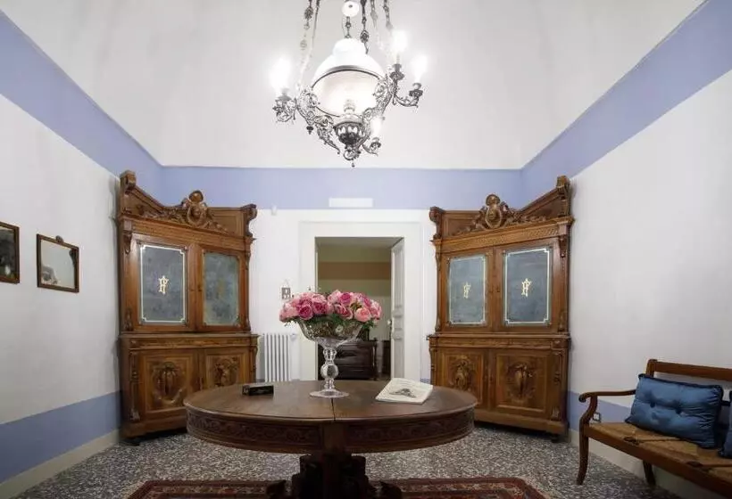 Aamiaismajoitus (B&B) Palazzo Introna