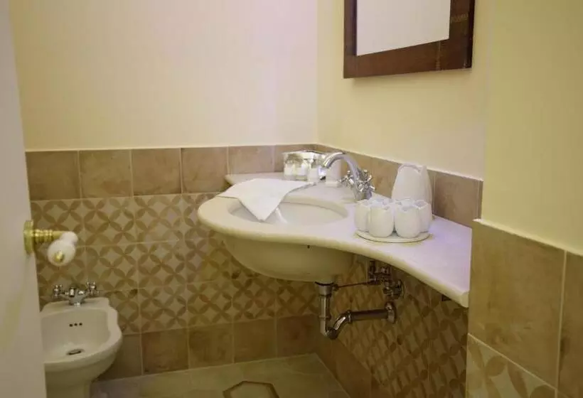 Aamiaismajoitus (B&B) Palazzo Introna