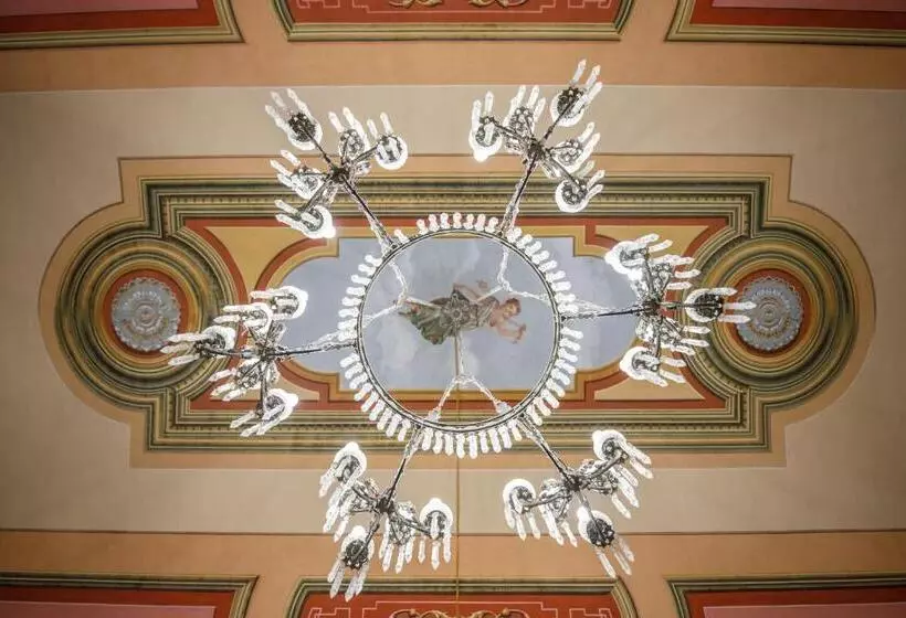 Aamiaismajoitus (B&B) Palazzo Introna