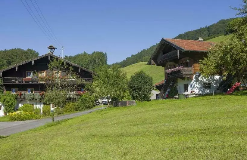 هتل Bergbauernhof Hinterseebach