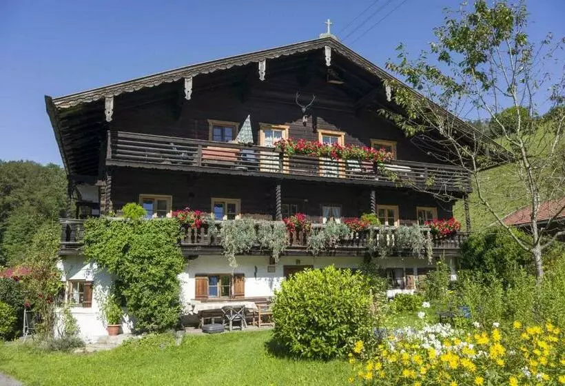 هتل Bergbauernhof Hinterseebach