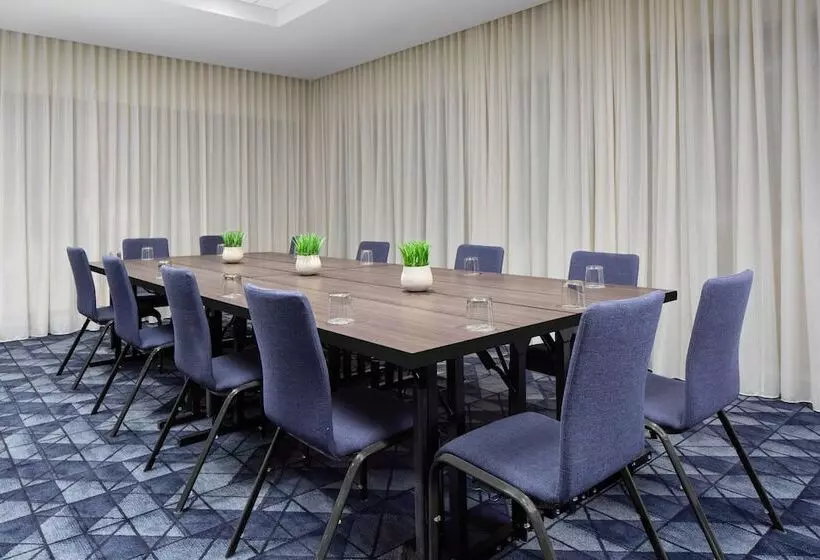 Hotelli Courtyard By Marriott Lansing Downtown