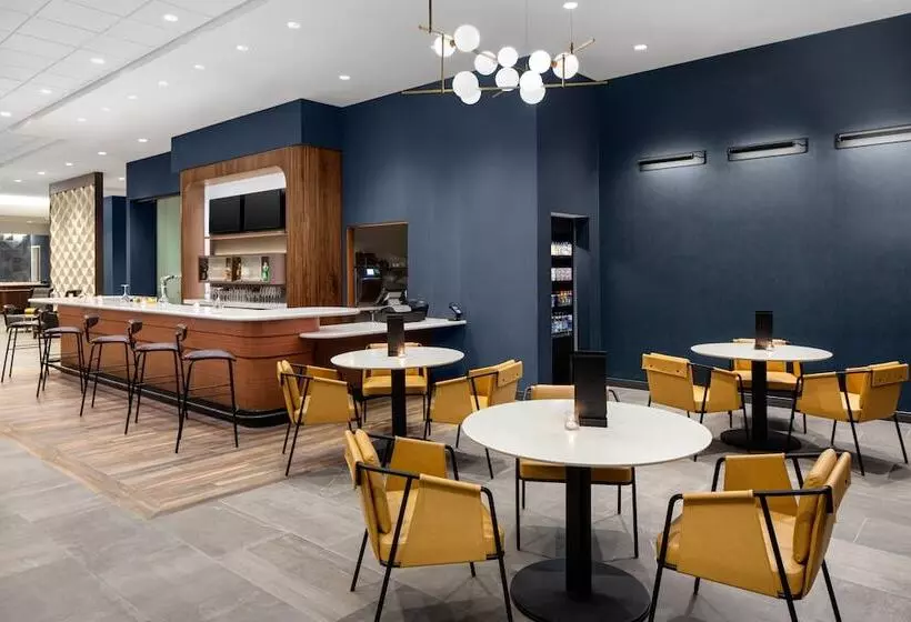 Hotelli Courtyard By Marriott Lansing Downtown