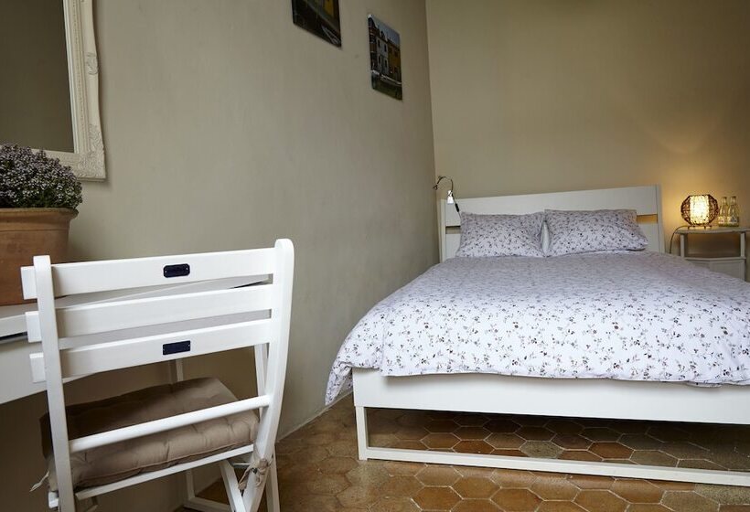 هتل Hostalet Can Pep