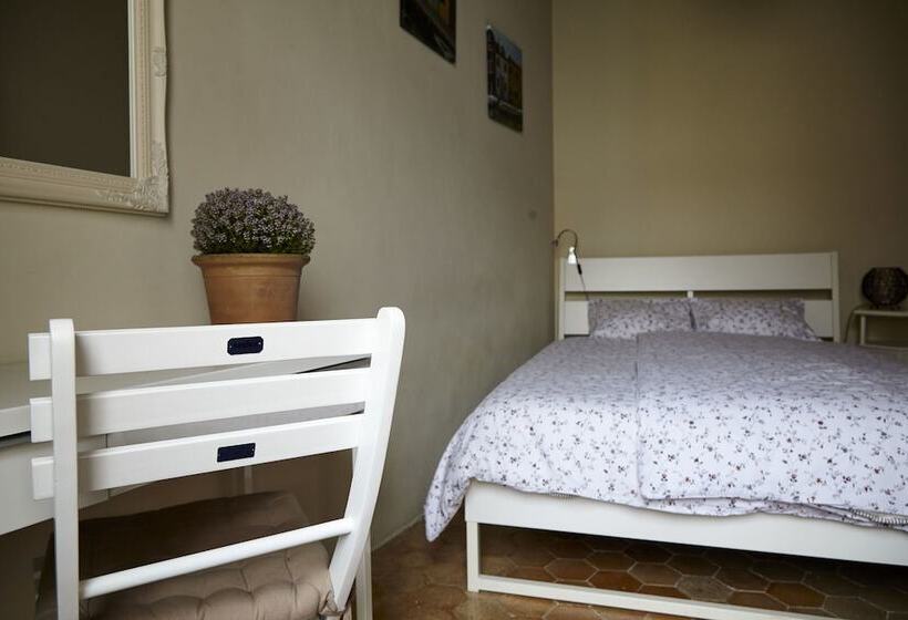 هتل Hostalet Can Pep