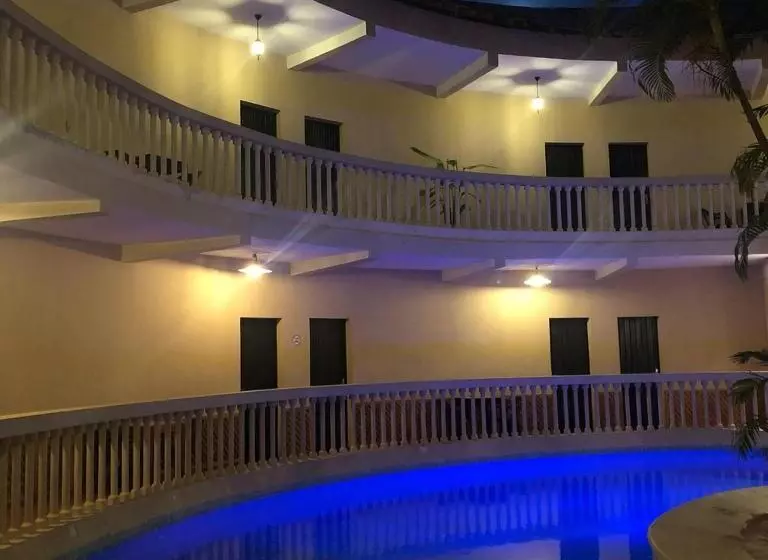 هتل Les Jardins Du Flamboyant