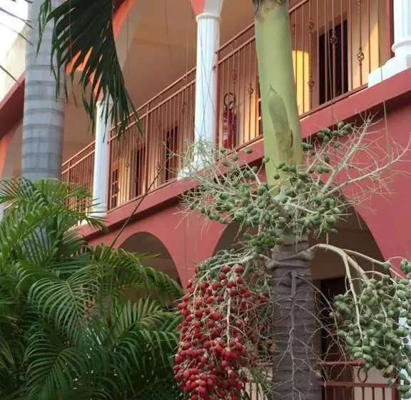 هتل Les Jardins Du Flamboyant