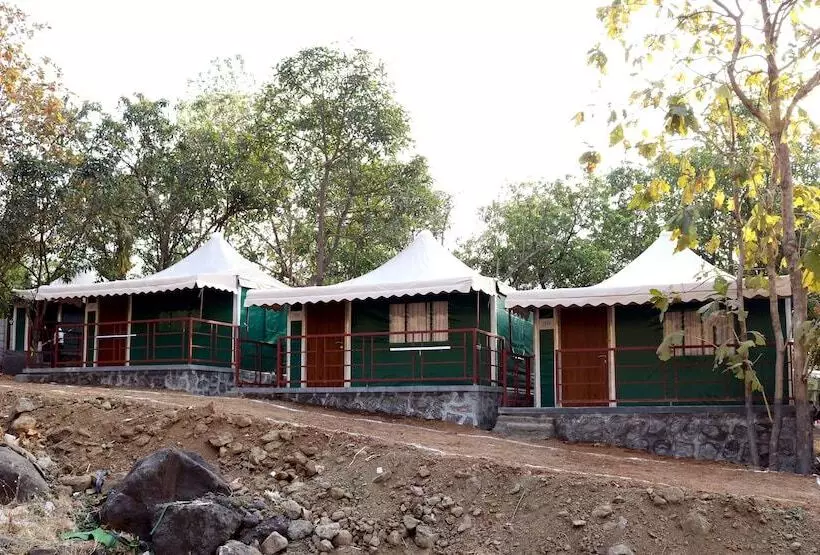 Lomakeskus The Campollian Club