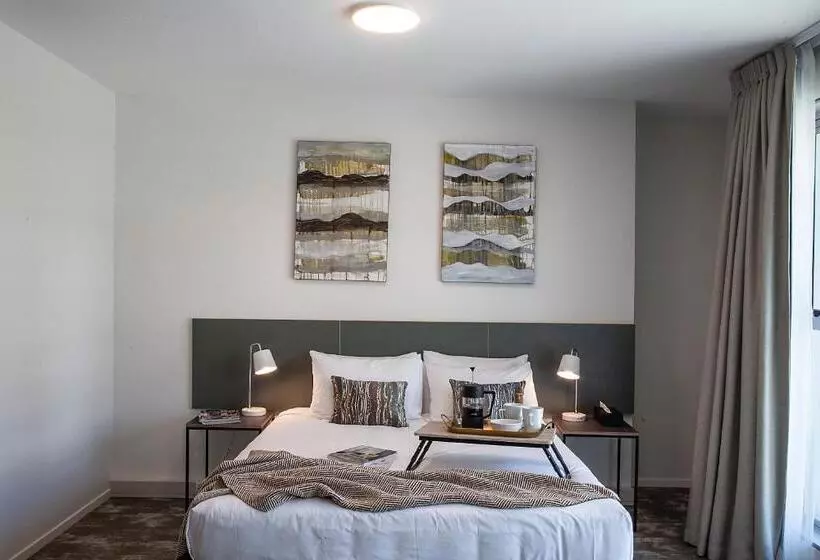 Sojourn Apartment Hotel   Riddiford