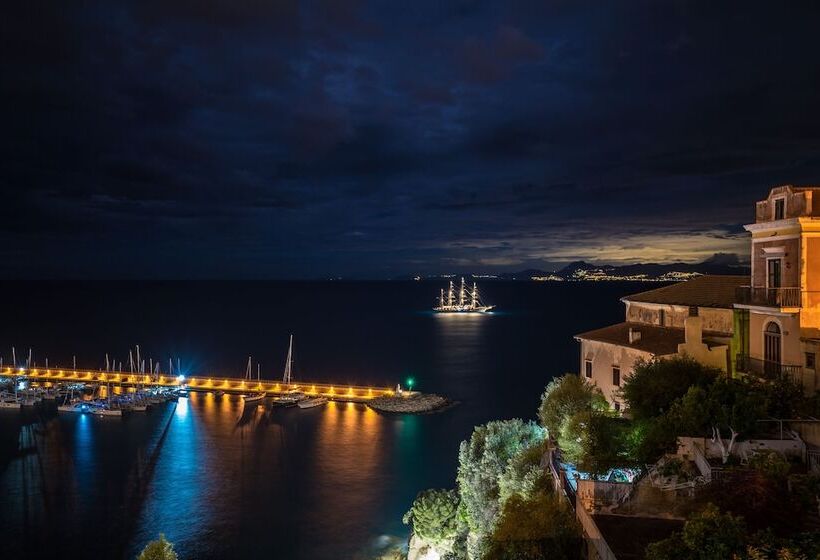 تختخواب و صبحانه Borgo Dei Saraceni Flower Home