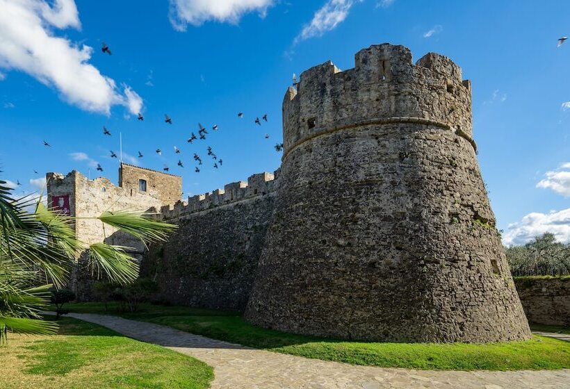 تختخواب و صبحانه Borgo Dei Saraceni Flower Home