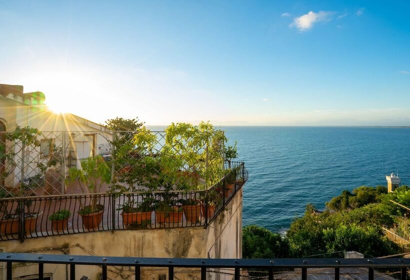 تختخواب و صبحانه Borgo Dei Saraceni Flower Home