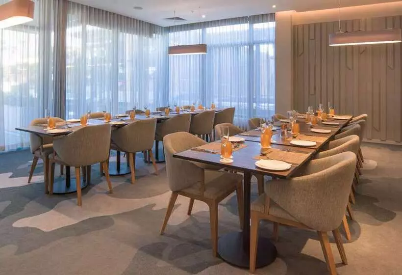هتل Hilton Garden Inn Umhlanga Arch