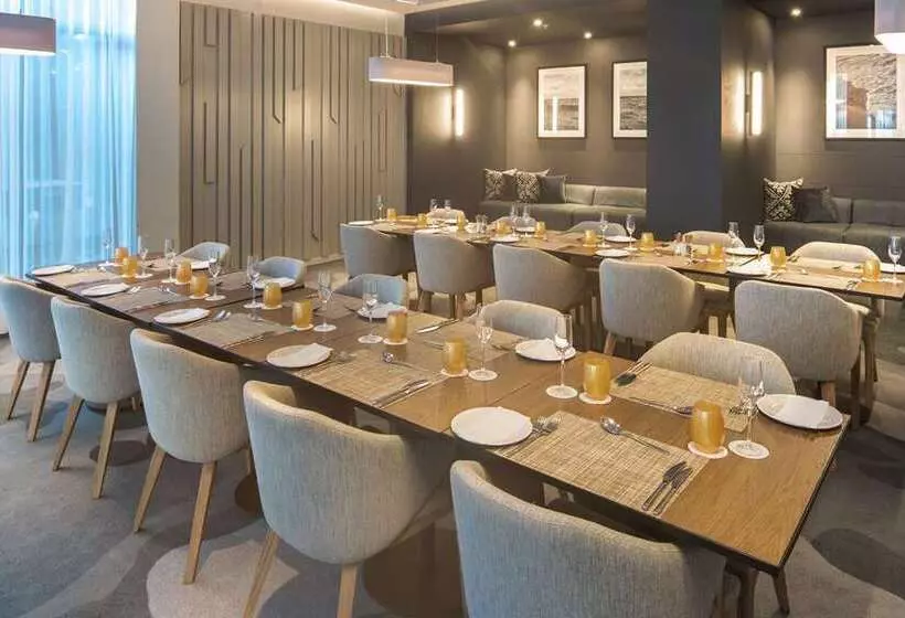 هتل Hilton Garden Inn Umhlanga Arch