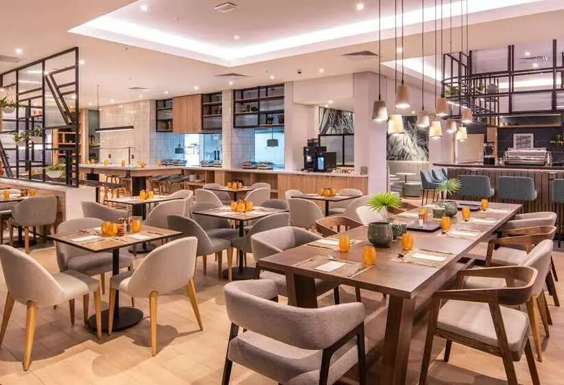 هتل Hilton Garden Inn Umhlanga Arch