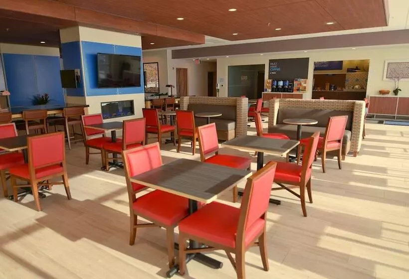 Hotelli Holiday Inn Express & Suites Onalaska La Crosse Area By Ihg