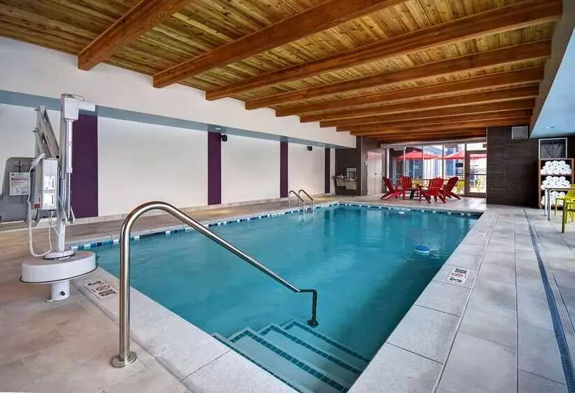 هتل Home2 Suites By Hilton Wichita Downtown Delano