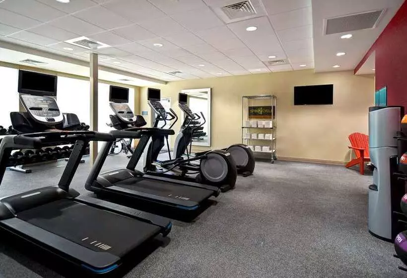 هتل Home2 Suites By Hilton Wichita Downtown Delano