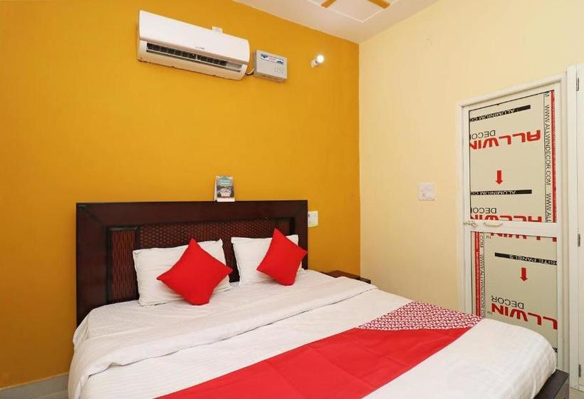 Hotel Oyo 29644 Royal