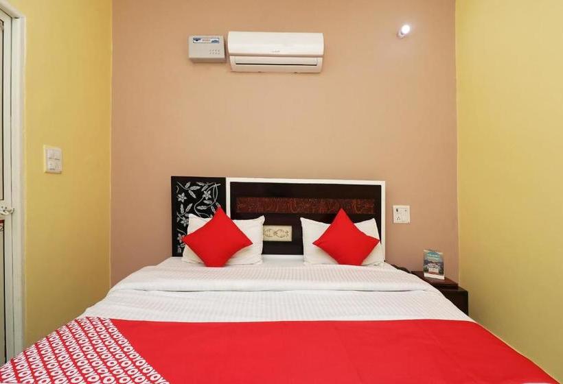 Hotel Oyo 29644 Royal