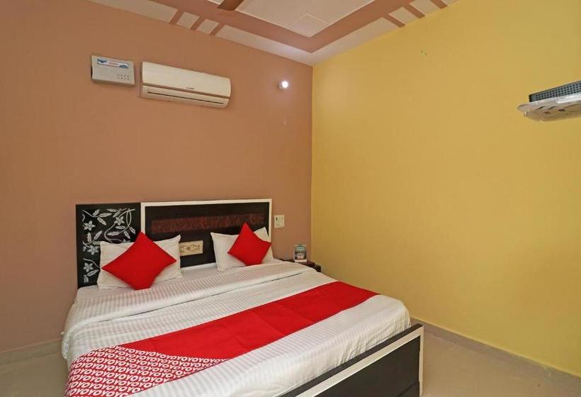 Hotel Oyo 29644 Royal