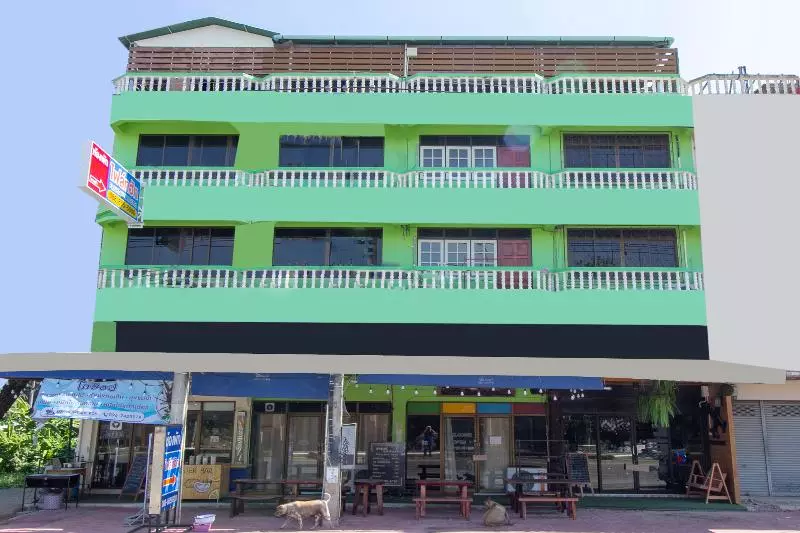 ホテル Oyo 75372 Flight Hut