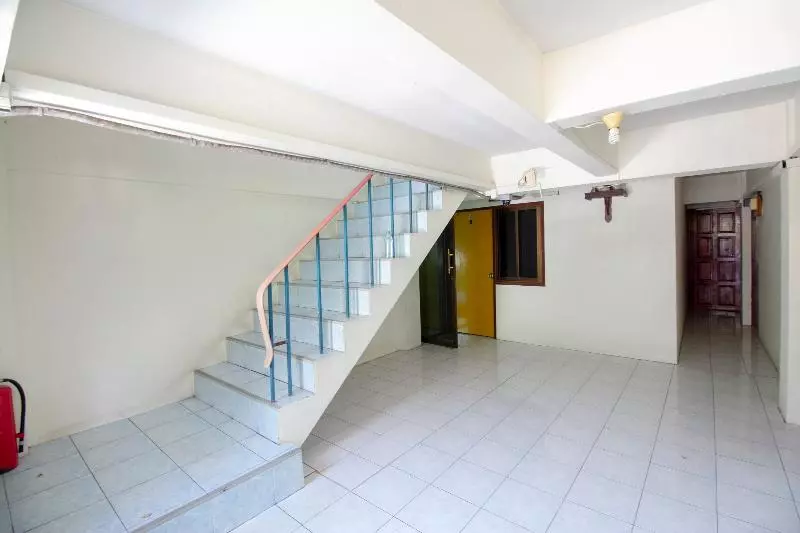 ホテル Oyo 75372 Flight Hut