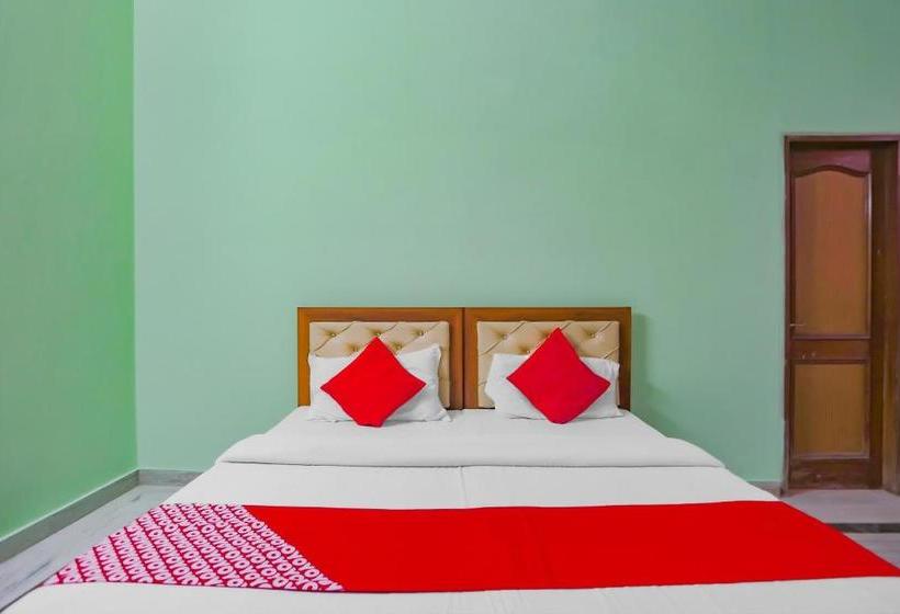 فندق Oyo 75998 Shivani Banquet Hall