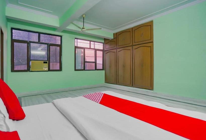 فندق Oyo 75998 Shivani Banquet Hall