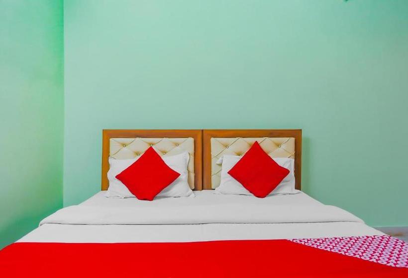 فندق Oyo 75998 Shivani Banquet Hall