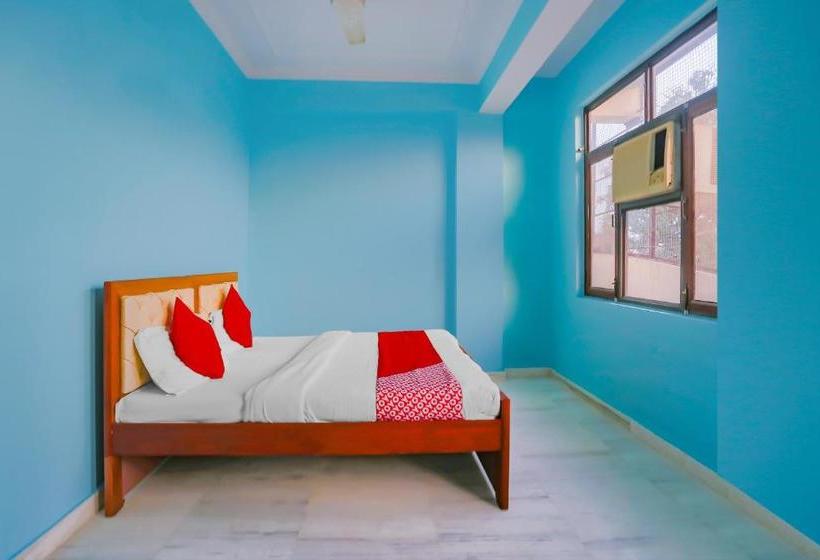 فندق Oyo 75998 Shivani Banquet Hall