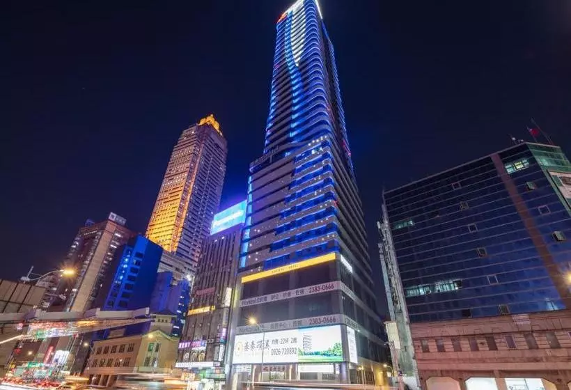 Roaders Plus Hotel Taipei Station
